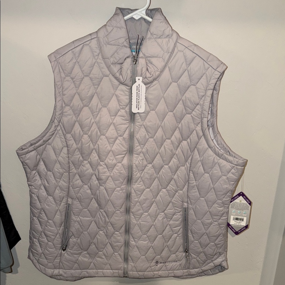Free Country Quilted Vest in Light Gray